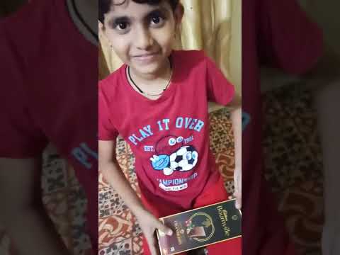 Shreeya Sharing her Cadbury 🍒Cranberry Chocolate 🍫 with Shreenidhi..!!