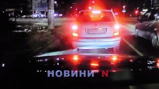 "Джип" та "Опель" зіткнулися у Миколаєві: кросовер розгорнуло на 180 градусів (відео)