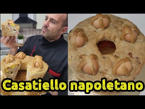 Casatiello napoletano impastato a mano fatto in casa.Ricetta facile e veloce