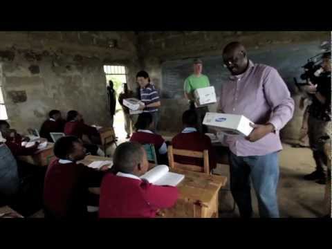 Introducing Microsoft's 4Afrika Initiative: French video news package (without voiceover)