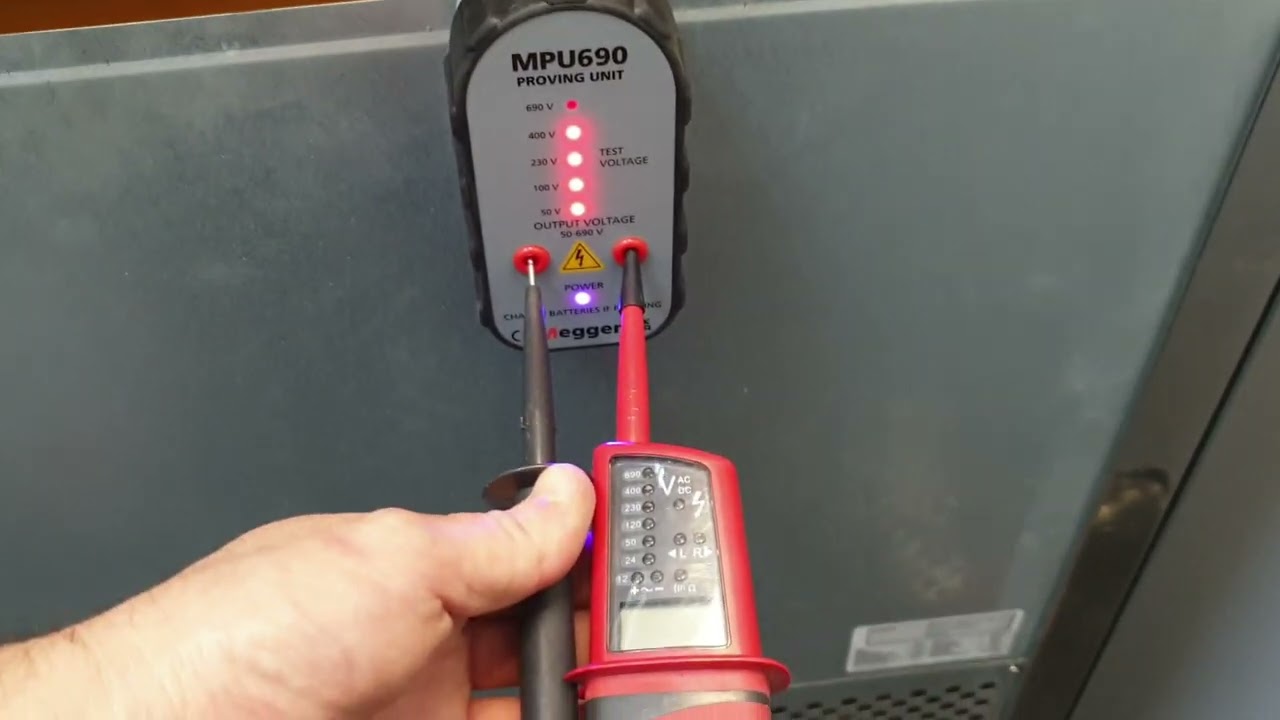 בדיקת העדר מתח לפני תחילת עבודה בטוחה. 