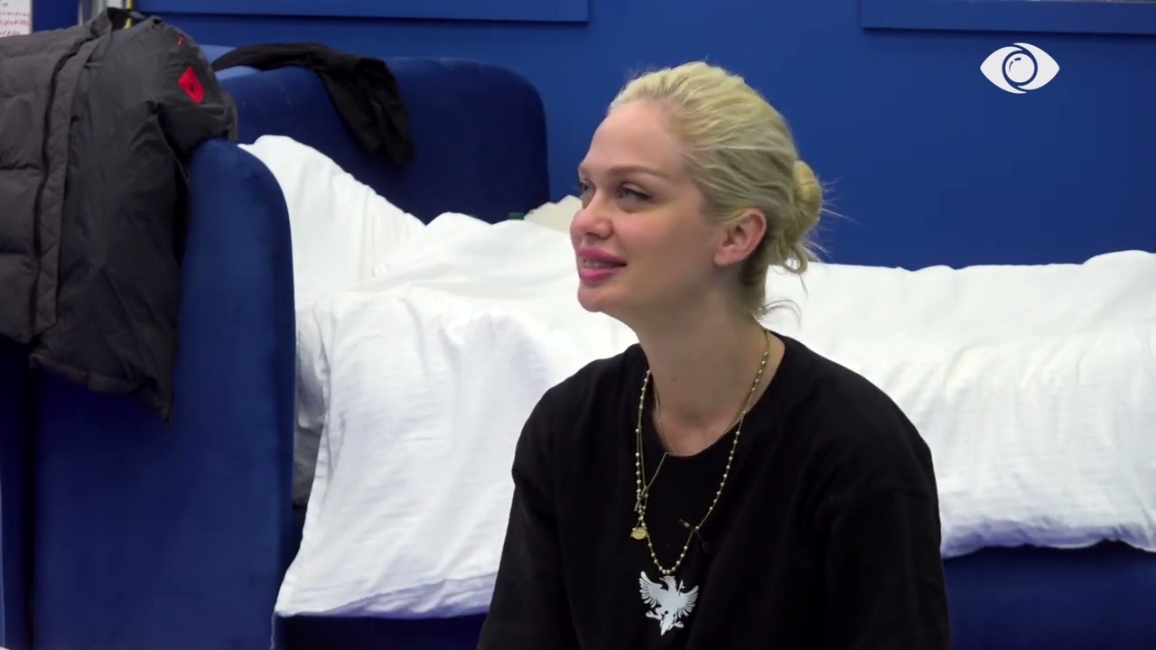 Momente gazmore mes Danjës dhe Rizartës, banoret bëjnë “luftë” me jastëk