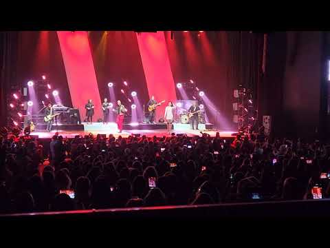 Abrazándonos - Abel pintos ft. Francisca valenzuela el el teatro opera