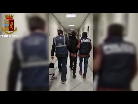 Arezzo, arrestato rapper Montana: era il capo di una baby gang