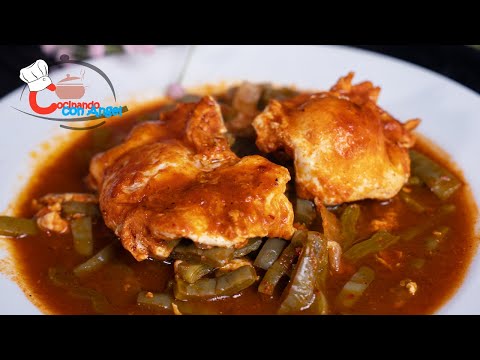 Como Hacer Almuerzo Mexicano De Huevos Ahogados En Chile Rojo Con Nopales