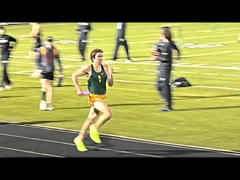 Zach Self (JR) runs a 52.3s second leg of 4x400 at Metea Valley 4/18/23