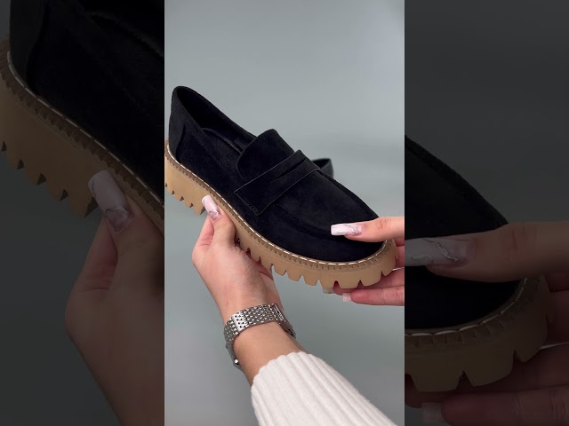 Чоботи жіночі шкіряні байка хутро 592641 Чорний Лофери жіночі на тракторній підошві 589636 Чорні