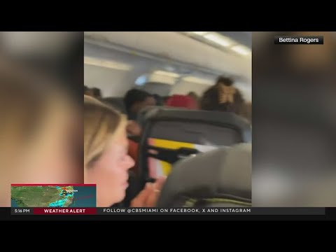 Passengers "traumatized" after Florida-bound Spirit Airlines flight experiences mechanical failure
