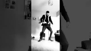 Dancing to wooly bully😁