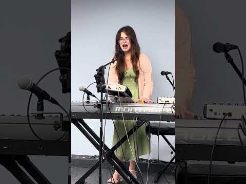 Merecedor de Alabanza. Cover by Camila Villafuerte.