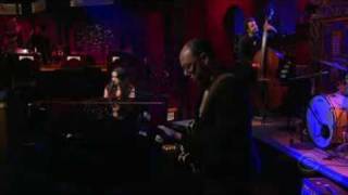 Norah Jones - Not Too Late [Live on The Late Show With David Letterman]