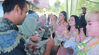 Download lagu BIARIN KANG PLUS DIKALUNGIN DUIT SAWERAN SONI MUSIC JATIPAMOR TALAGA mp3