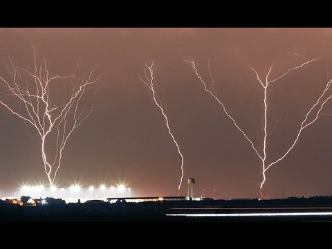 Upward lightning at Oklahoma City tower farm - May 18, 2017