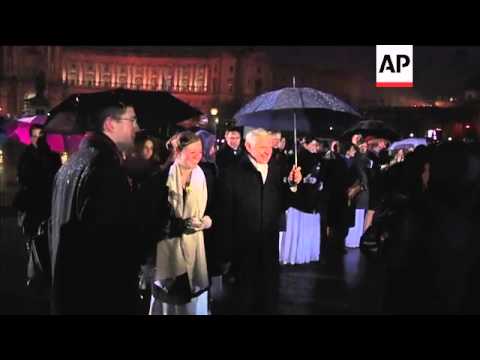 Flashmob Viennese style to support responsible attitude to waste disposal