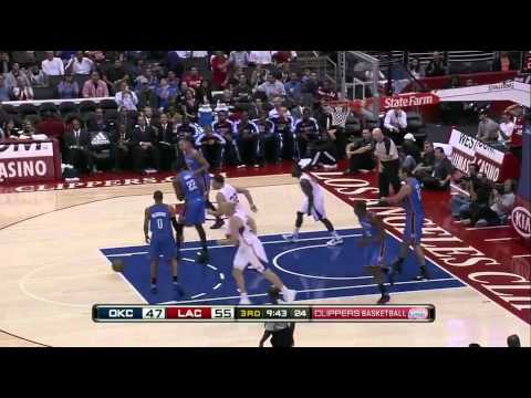 Blake Griffin hammers one on Kristic (Nov. 3, 2010)
