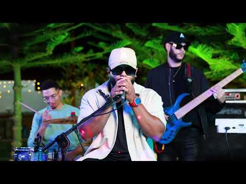 COLECCIONISTA TIPICO and Alex Brito