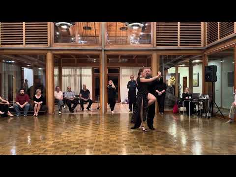 Braulio Martos & Karina Lilu - Argentine Tango 1/4 - Villa Marta LV - Improvisation