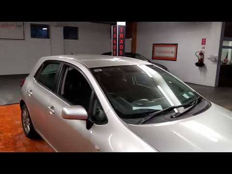 Toyota Auris 2007 - Image 2