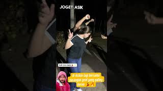 Download lagu Di goyang lagi bersama pasangan yang serasi bikin suasana jadi asik #short #dance #hiburan mp3