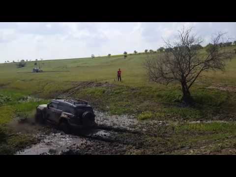 Toyota FJ Cruiser vs Jeep Wrangler Rubicon