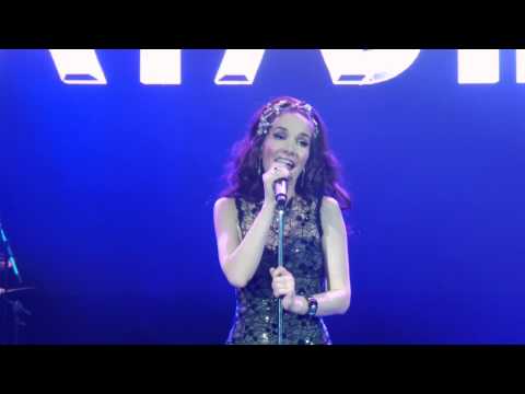Natalia Oreiro . Venenososdesiempre.com . 10.12.2013 . Tour Hits - Fragmento "Un ramito de violeta"