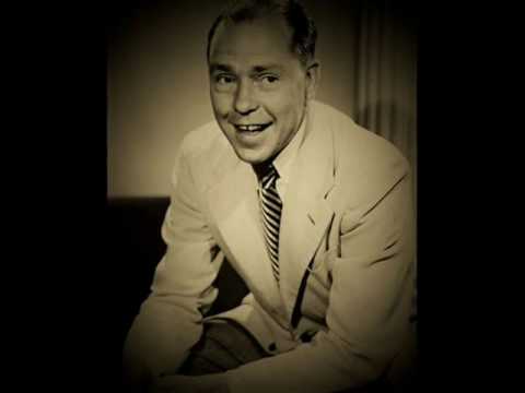 ACCENTUATE THE POSITIVE ~ Johnny Mercer & The Pied Pipers (1945)