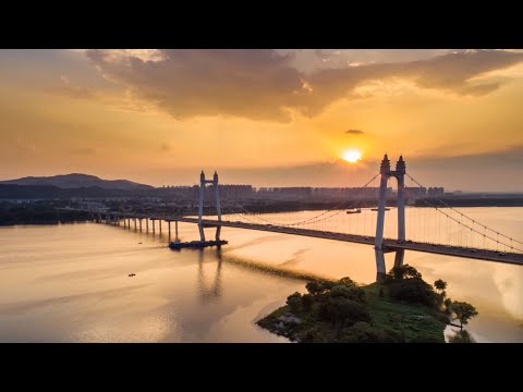 An incredible birds-eye-view of Xiangjiang River