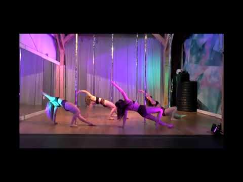 a  Sunday  6:30pm  "Wonderwall" performance