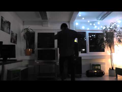 Ein Tanz video zum anfang :)