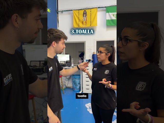 Vídeo relacionado con LolaPix Toalla Personalizada Playa. Toallas Playa Personalizadas. Toalla Infantil Personalizada niño. Toallas Personalizadas con Nombre. Varios Tamaños. FÚTBOL