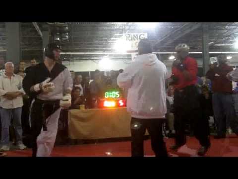 Ross Levine (TFC) v Java (Victory) Team Fighting- short clip