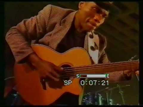 Papa Wemba - La reference (live - Paris avec master Maika Munan)