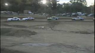 preview picture of video 'Shippensburg Speedway 9/15/07 Mini Stock Heats'