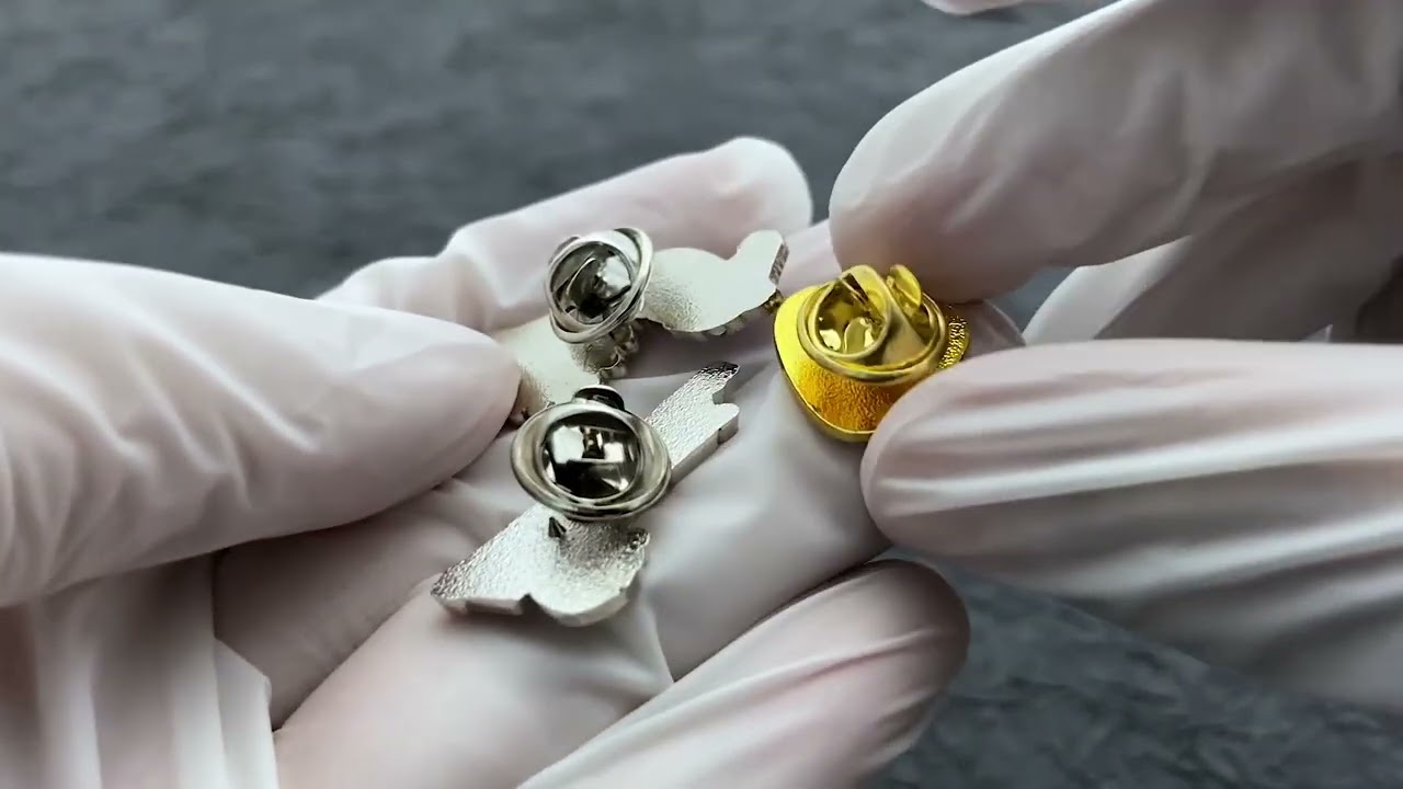 1520-Alien-Shaped Cartoon Soft Enamel Pin