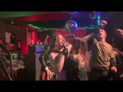 The Cavemen - Live @ The Duke