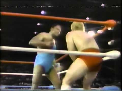 WWC: "Sadistic" Steve Strong & Chicky Starr vs. Invader #1 & Carlos Colón (1989)