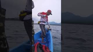 Download lagu penarikan jangkar perahu mp3