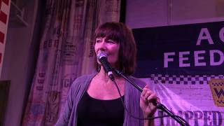Lari White featuring Guthrie Trapp: &quot;Love Right&quot;
