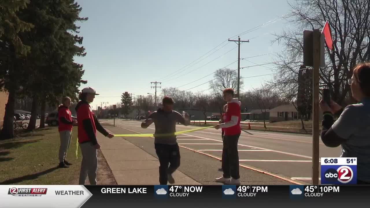 Hundreds lace up for ‘Donate Life’ walk to raise organ donation awareness