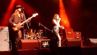 Quiet Riot - Love&#39;s a Bitch (Live in Mexico City)