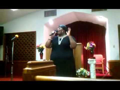 Tobbi White Darks singng confessions.mp4