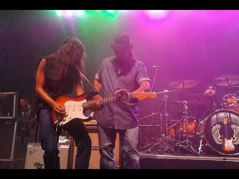 Los Lonely Boys @ Rock 'n Wheels Addison 6-27-19