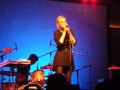 El Perro del Mar: "Let Me In"