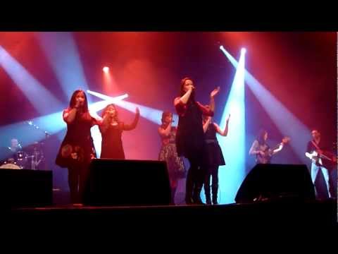 Ialma (with Urban Trad) playing "Na iauga" - Live at Ancienne Belgique on 5 February 2012