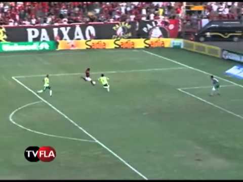 Veja gol de Vagner Love contra o Palmeiras