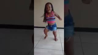 Download lagu Kocak Banget!! Goyangan Manusia Kerdil DI JAMIN NGAKAK!! mp3