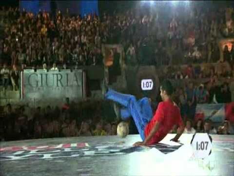 Red Bull Street Style 2012 in Lecce  Tokura(JAP) vs Kamalio (SUD)
