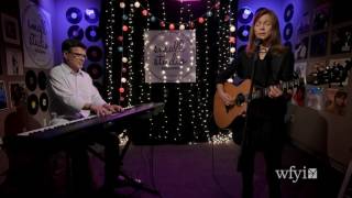 Small Studio Sessions: Carrie Newcomer - &quot;I Believe&quot;