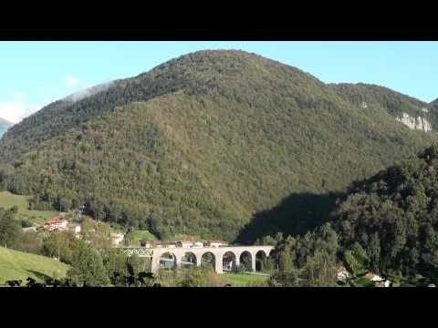 [SLO] Slovenian GM 644 004 with Autovlak arriving Most na Soci