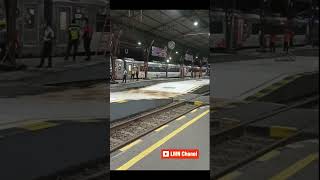 Download lagu Kedatangan Kereta Argo Lawu di Stasiun Purwokerto pukul 01:00 #railfans #keretaapi #railway #train mp3